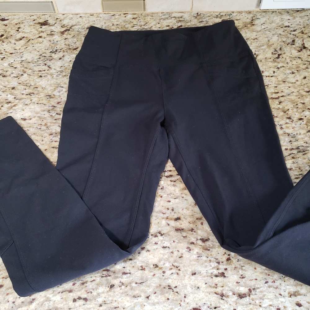 Athleta Black Capri leggings/ pants with pockets